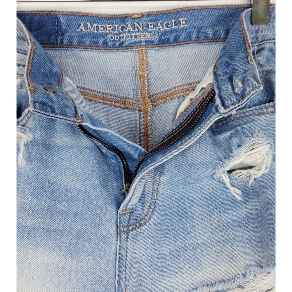 American eagle outfitters size 00 distressed  high rise mom jeans light blue - Picture 4 of 12